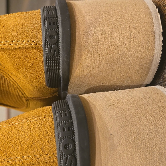Sorel Mustard Yellow Hi Line Chelsea Boots - Picture 11 of 16
